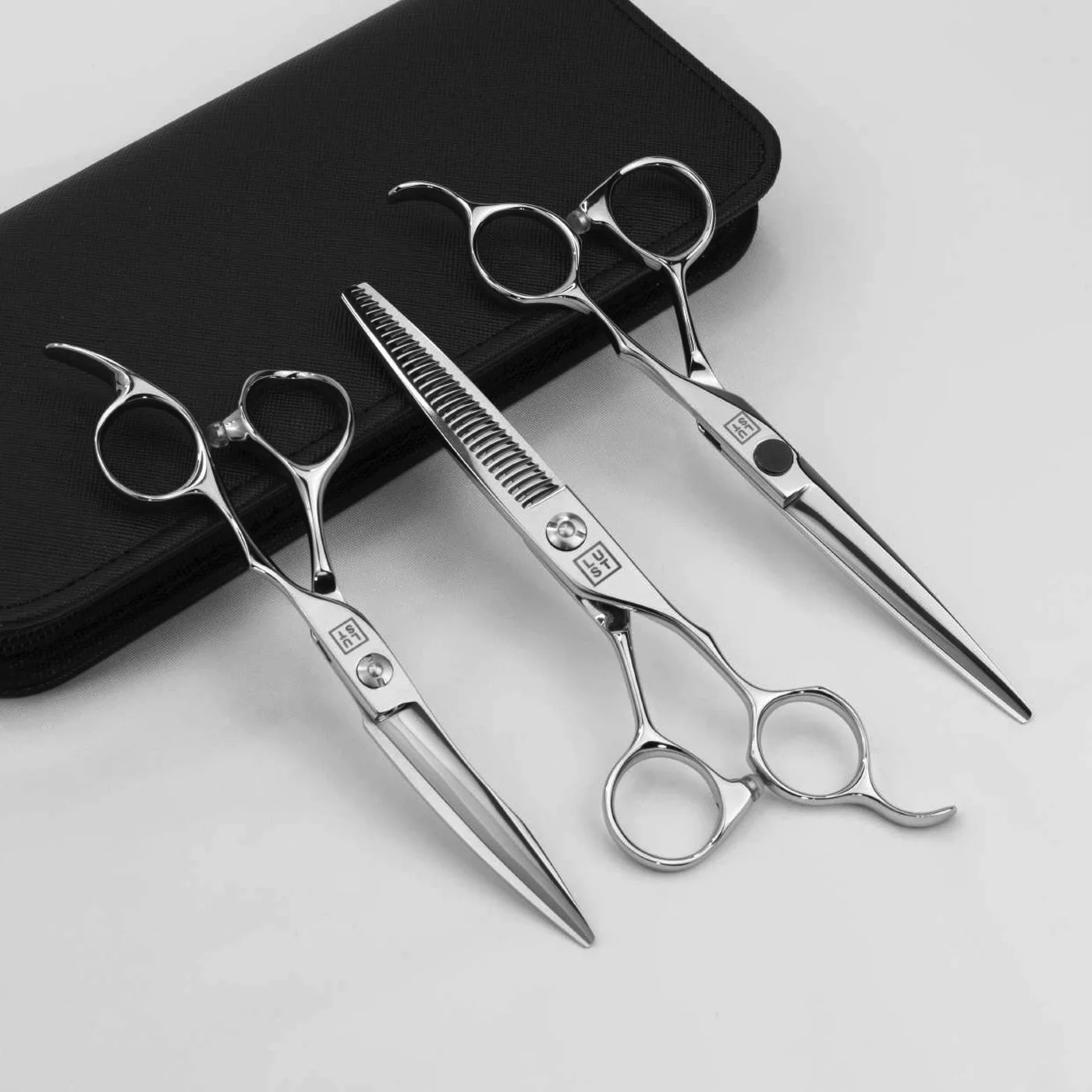 LUST scissors set with case